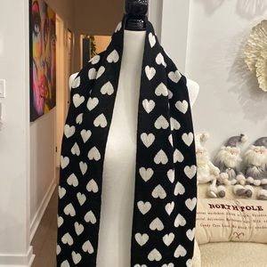 Pre-Owned Moschino Heart Reversible Scarf